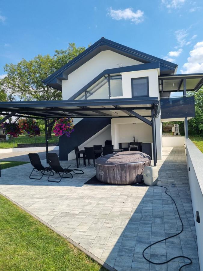 Vila Kuca Za Odmor Kodba Strigova Exteriér fotografie